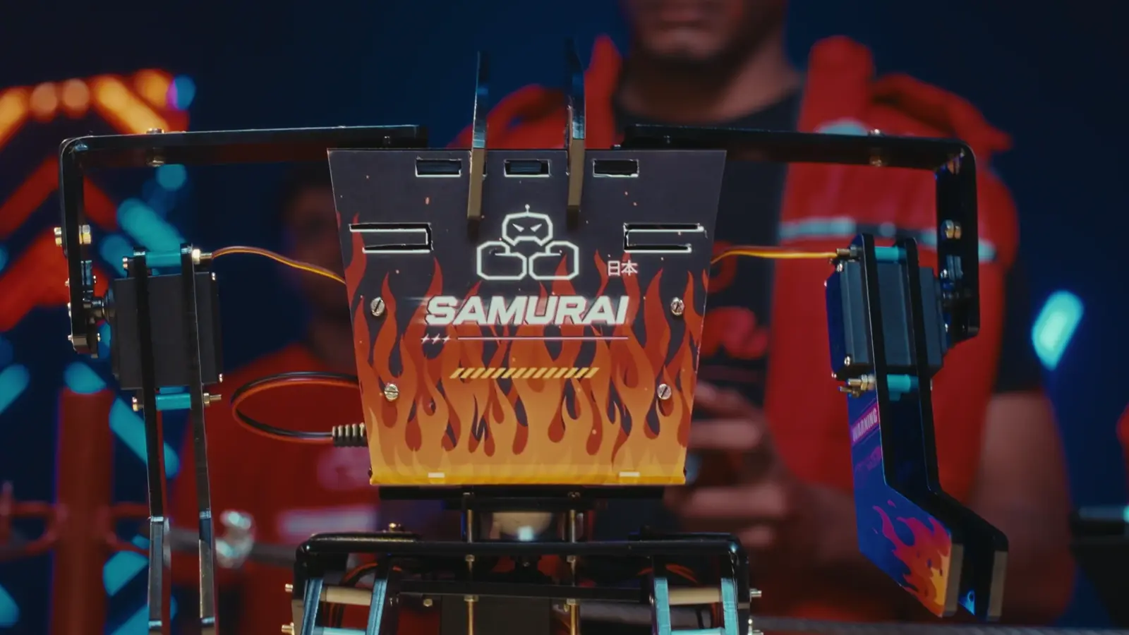 Boxroboter tauschen im Ring Treffer aus